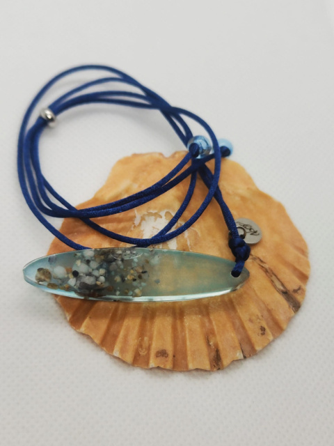 Kamykbijoux.pl – wisior, SUP, surf, naszyjnik Kamyk Bijoux, wisior Kamyk Bijoux, zawieszka z żywicy epoksydowej handmade Kamykbijoux.pl – wisior, SUP, surf, naszyjnik Kamyk Bijoux, wisior Kamyk Bijoux, zawieszka z żywicy epoksydowej handmade