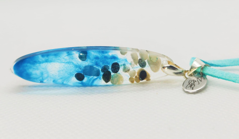 Kamykbijoux.pl – wisior, SUP, surf, naszyjnik Kamyk Bijoux, wisior Kamyk Bijoux, zawieszka z żywicy epoksydowej handmade Kamykbijoux.pl – wisior, SUP, surf, naszyjnik Kamyk Bijoux, wisior Kamyk Bijoux, zawieszka z żywicy epoksydowej handmade