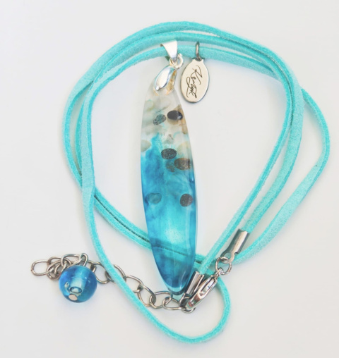 Kamykbijoux.pl – wisior, SUP, surf, naszyjnik Kamyk Bijoux, wisior Kamyk Bijoux, zawieszka z żywicy epoksydowej handmade Kamykbijoux.pl – wisior, SUP, surf, naszyjnik Kamyk Bijoux, wisior Kamyk Bijoux, zawieszka z żywicy epoksydowej handmade