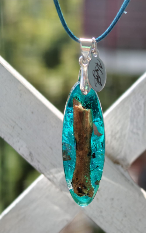 Kamykbijoux.pl – wisior, SUP, surf, naszyjnik Kamyk Bijoux, wisior Kamyk Bijoux, zawieszka z żywicy epoksydowej handmade Kamykbijoux.pl – wisior, SUP, surf, naszyjnik Kamyk Bijoux, wisior Kamyk Bijoux, zawieszka z żywicy epoksydowej handmade