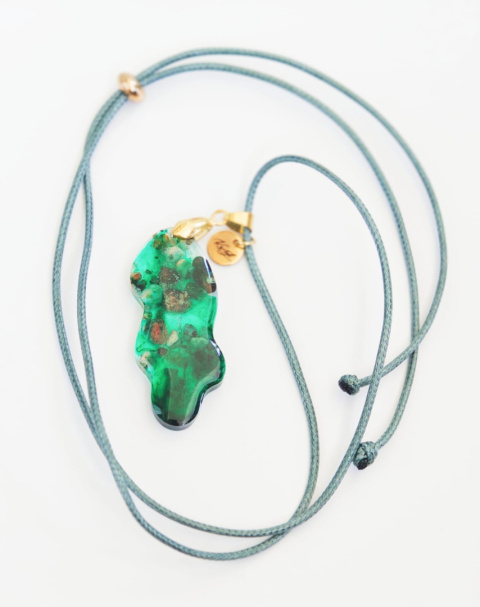 Kamykbijoux.pl – wisior surf, naszyjnik Kamyk Bijoux, wisior Kamyk Bijoux, zawieszka z żywicy epoksydowej handmade Kamykbijoux.pl – wisior surf, naszyjnik Kamyk Bijoux, wisior Kamyk Bijoux, zawieszka z żywicy epoksydowej handmade