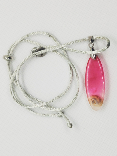 Kamykbijoux.pl – wisior surf, naszyjnik Kamyk Bijoux, wisior Kamyk Bijoux, zawieszka z żywicy epoksydowej handmade Kamykbijoux.pl – wisior surf, naszyjnik Kamyk Bijoux, wisior Kamyk Bijoux, zawieszka z żywicy epoksydowej handmade