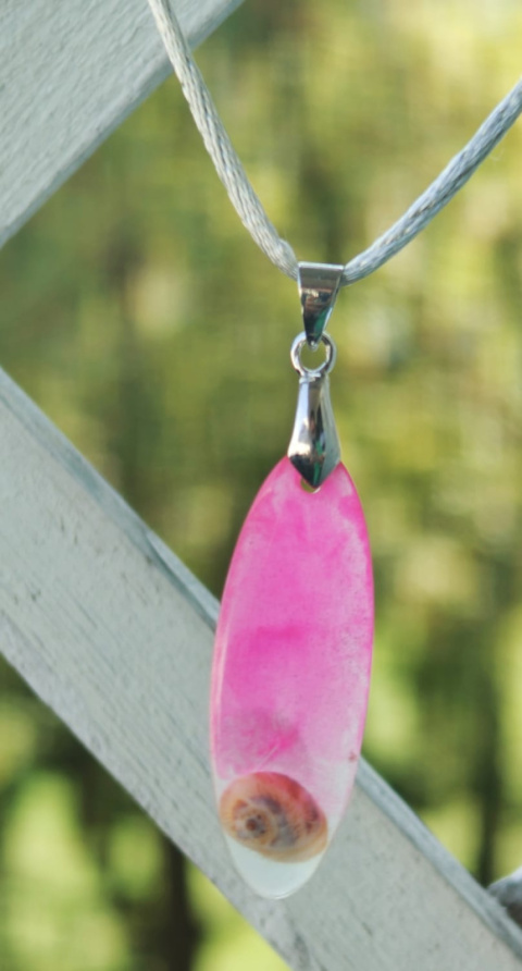 Kamykbijoux.pl – wisior surf, naszyjnik Kamyk Bijoux, wisior Kamyk Bijoux, zawieszka z żywicy epoksydowej handmade Kamykbijoux.pl – wisior surf, naszyjnik Kamyk Bijoux, wisior Kamyk Bijoux, zawieszka z żywicy epoksydowej handmade