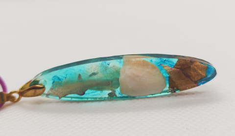 Kamykbijoux.pl – wisior, SUP, surf, naszyjnik Kamyk Bijoux, wisior Kamyk Bijoux, zawieszka z żywicy epoksydowej handmade Kamykbijoux.pl – wisior, SUP, surf, naszyjnik Kamyk Bijoux, wisior Kamyk Bijoux, zawieszka z żywicy epoksydowej handmade
