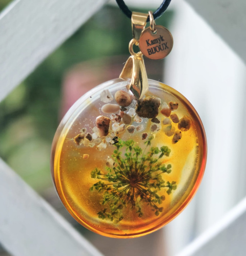 Kamykbijoux.pl – wisior, SUP, surf, naszyjnik Kamyk Bijoux, wisior Kamyk Bijoux, zawieszka z żywicy epoksydowej handmade Kamykbijoux.pl – wisior, SUP, surf, naszyjnik Kamyk Bijoux, wisior Kamyk Bijoux, zawieszka z żywicy epoksydowej handmade