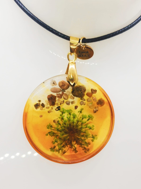 Kamykbijoux.pl – wisior, SUP, surf, naszyjnik Kamyk Bijoux, wisior Kamyk Bijoux, zawieszka z żywicy epoksydowej handmade Kamykbijoux.pl – wisior, SUP, surf, naszyjnik Kamyk Bijoux, wisior Kamyk Bijoux, zawieszka z żywicy epoksydowej handmade