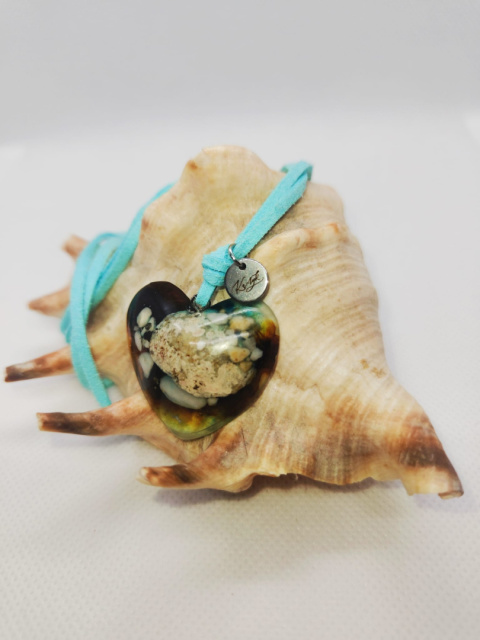 Kamykbijoux.pl – wisior serce, naszyjnik Kamyk Bijoux, wisior Kamyk Bijoux, zawieszka z żywicy epoksydowej handmade Kamykbijoux.pl – wisior serce, naszyjnik Kamyk Bijoux, wisior Kamyk Bijoux, zawieszka z żywicy epoksydowej handmade