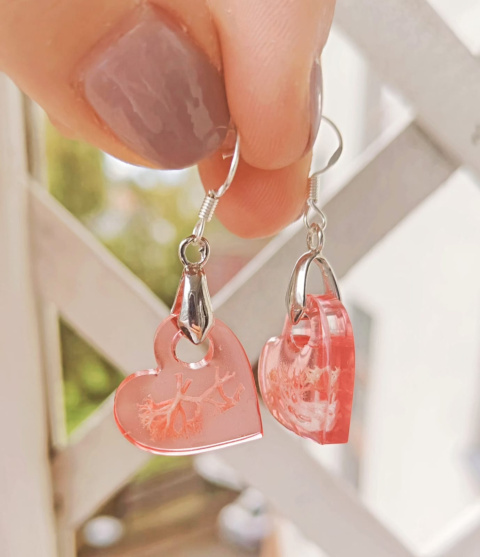 Kamykbijoux.pl – kolczyki serce, naszyjnik Kamyk Bijoux, wisior Kamyk Bijoux, zawieszka z żywicy epoksydowej handmade Kamykbijoux.pl – kolczyki serce, naszyjnik Kamyk Bijoux, wisior Kamyk Bijoux, zawieszka z żywicy epoksydowej handmade