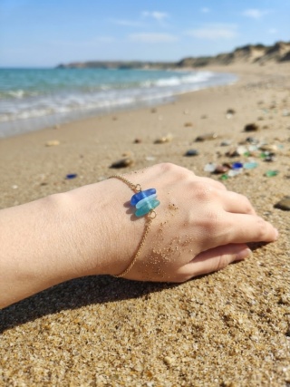 Bransoletka THREE SEA GLASS PIECES