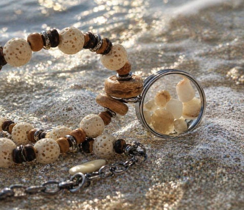 Kamykbijoux.pl – naszyjnik Kamyk Bijoux,wisiorek z żywicy epoksydowej, naszyjnik handmade, naszyjnik ze stali chirurgicznej