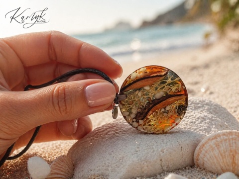 Kamykbijoux.pl – wisior, SUP, surf, naszyjnik Kamyk Bijoux, wisior Kamyk Bijoux, zawieszka z żywicy epoksydowej handmade