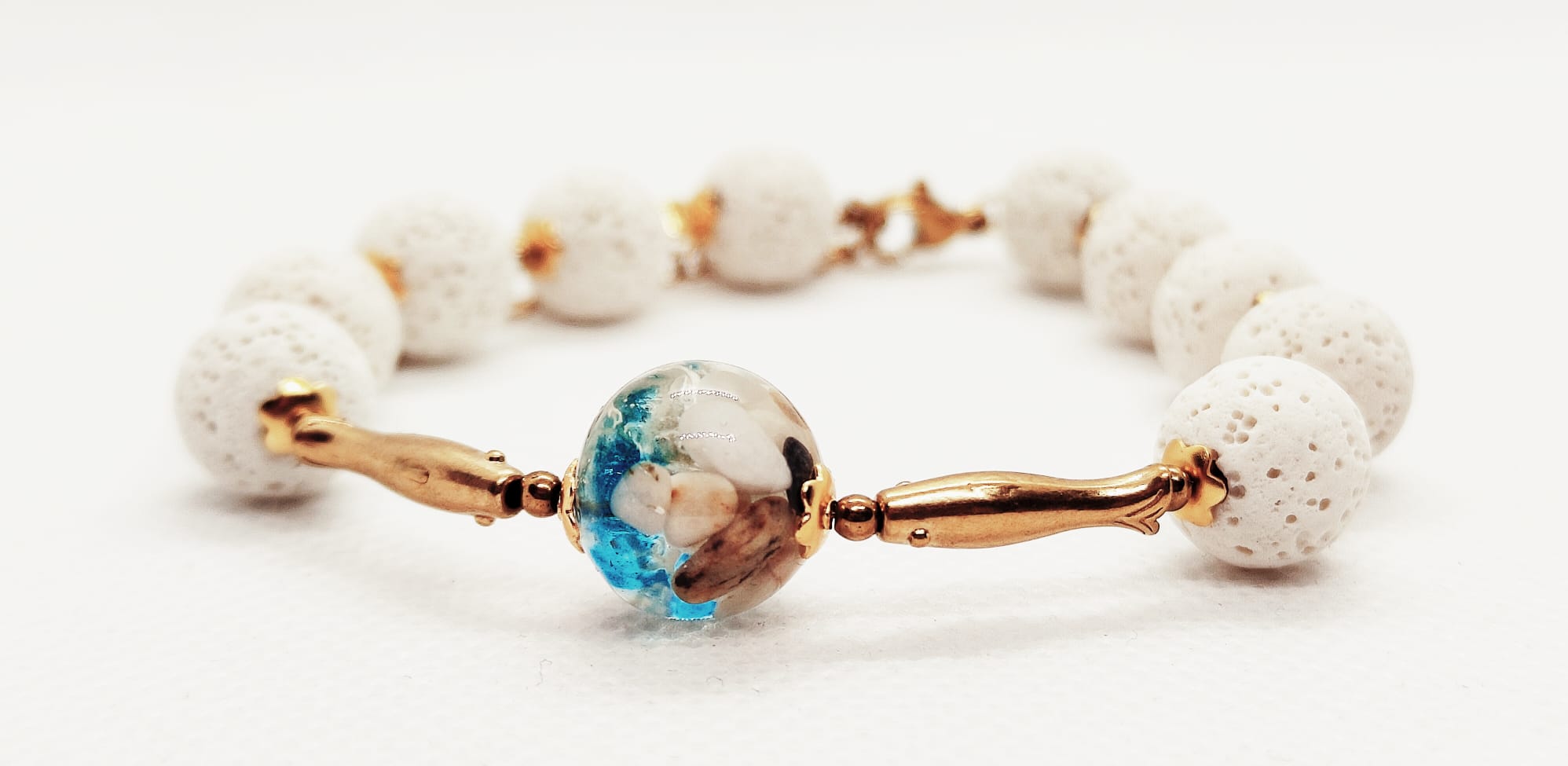 Co można zatopić w żywicy epoksydowej tworząc swoją autorską biżuterię?